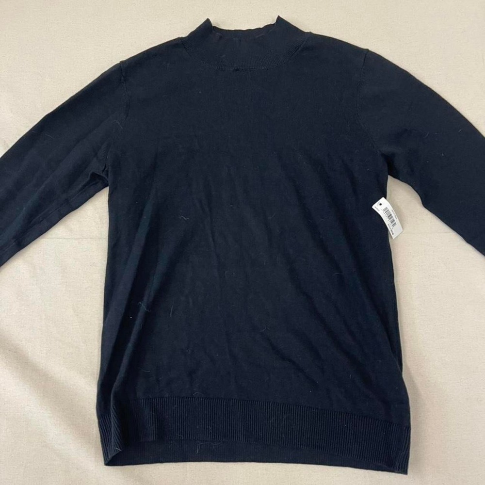 Brand‎ new with tags Amazon Essentials black mock neck sweater